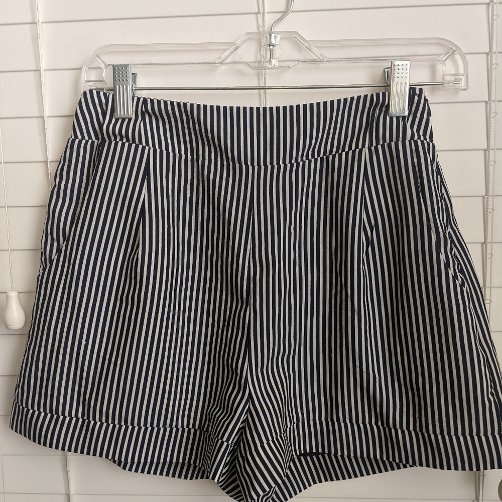 Francesca's high waist Shorts
